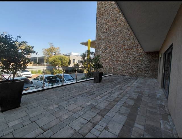 249M² OFFICE TO LET IN BRYANSTON